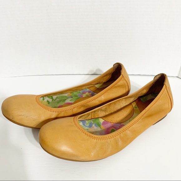 Born Shoes - Born Julianne Leather Ballet Flats Mango in Color